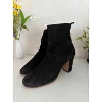 ราคา รองเท้าบูทส้นสูง แบรนด์เกาหลี มือสอง สภาพดี ใส่สบาย (19284322955)