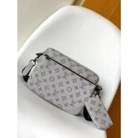ราคา LOUIS VUITTON Trio Messenger กระเป๋าคลัตช์หนังวัวสะพายข้างสำหรับผู้ชาย M46603 688 (26233927598)