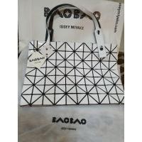 ราคา Bao Bao issey miyake rock small 10*7 (ของแท้ 100%) (7257100800)