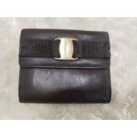 ราคา กระเป๋าสตางค์หนังแท้สีน้ำตาลferragamo (23320040558)