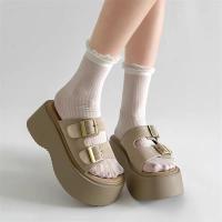 ราคา 【YOKO】7CM รองเท้าส้นตึก ดีไซน์สวยไม่ซ้ำใคร แถมส่ง 3 สี พื้นหนา สีจืด ใส่สบาย รองเท้าแฟชั่นผู้หญิง (42506787709)