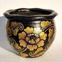 ราคา กระถางดินเผาปากหยักเขียนลายโบตั๋นสีดำทอง ขนาด 12 x 9 นิ้ว (5439451981)