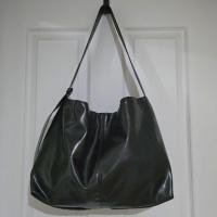 ราคา กระเป๋า Zara รุ่น Patent Shopper Bag ของใหม่ (แท้100%) (28282275718)