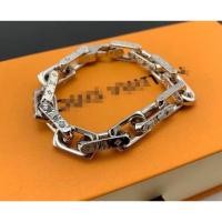 ราคา สร้อยข้อมือLoui ลายโซ่สีเงิน (3290775288)