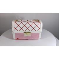 ราคา Guess:กระเป๋าสะพายหลังลายสก๊อตสีแดง/Red checkered patterned shoulder bag (29181418849)