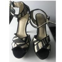 ราคา รองเท้าส้นสูงแบรน Lyn size 35 (763408767)