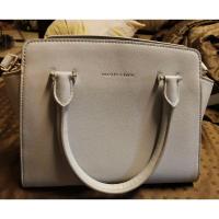ราคา กระเป๋า charles&keith มือ 2 สีเทา size M รุ่น CK2-50780253 ของแท้ (5948482244)