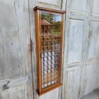 ราคา กล่องใส่พระเครื่องไม้สัก 50 ช่อง แขวผนังตั้งได้ ตลับพระ ตู้พระเครื่องวัตถุมงคล กล่องใส่เครื่องประดับ (6993295809)