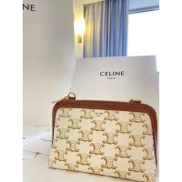 ราคา CELINE PARIS Clutch with Chain / White color (20143201309)