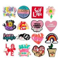 ราคา 16 ชิ้น/เซ็ต Love Yourself รองเท้า Charms อุปกรณ์เสริมสําหรับ Bubble สไลด์รองเท้าแตะ, PVC รองเท้า Pins อุปกรณ์ตกแต่งสําหรับวันเกิดคริสต์มาส (41609927813)