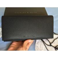 ราคา กระเป๋าcharles&keith แท้จากshop สายโซ่สะพายข้างได้ (1921345639)