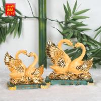 ราคา (ของขวัญแต่งงาน) หงส์คู่ สีทอง งานเรซิ่นพ่นทรายทอง พร้อมฐานแก้ว มีมา 2 ขนาด ขนาด 5 นิ้ว และ 7 นิ้ว (15110902531)