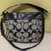 ราคา ของแท้ 100% กระเป๋า Coach ครอสบอดี้มือสอง (3936198949)