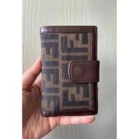 ราคา กระเป๋าสตางค์Fendi เฟนดิ มือสองของแท้ล้าน%ราครเท!ถึงสิ้นเดือนเมษา (24720666754)