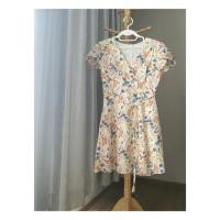 ราคา เดรสกระโปรงลายดอกสีครีม size s-m มือ2 (4134213723)