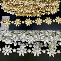 ราคา สังวาลย์/เพชรเส้น คัดเกรดสวยสีชัดราคาต่อ1หลาสีเงิน/ทอง/อุปกรณ์ตกแต่ง สังวาลย์ดอกไม้ DIY ชุดไทย เหรียญโปรยทาน (29324982606)