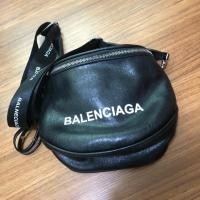 ราคา ❗️กระเป๋า Crossbody Balenciaga❗️ (1555447270)