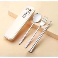 ราคา ตะเกียบช้อนส้อม Snoopy พร้อมเคส (41563539024)