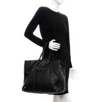 ราคา Balenciaga Veau Papier B4 Zip Around Tote Black gold (24894705542)