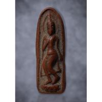 ราคา พระลีลาสรรค์หย่อง (พระกำแพงลิ้นเป็ด) หลวงพ่อกวย วัดโฆสิตาราม จ.ชัยนาท เนื้อดินยุคต้น (19474058381)