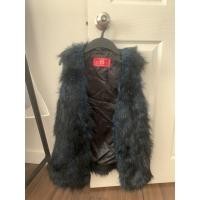 ราคา เสื้อคลุม ขนเฟอร์เทียม สี Midnight Blue Size M แบรนด์ edc Esprit ของแท้ ซื้อมาไม่เคยใช้ (11892694999)