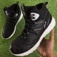 ราคา Fila Outdoors ไซส์ 40 Mid Shoes พรีเลิฟ (44005710882)