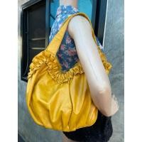ราคา กระเป๋าสะพายข้างหนังนิ่มสีเหลืองมือสอง (29229592472)
