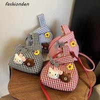 ราคา กระเป๋าสะพายข้างลายพิมพ์ปมข้อมือ พร้อมโบว์น่ารักคิตตี้แมว ลายสก๊อตหวานๆสำหรับผู้หญิง (54451061257)