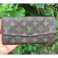 ราคา กระเป๋าสตางค์หลุยส์ใบยาว มือสอง แท้ % (580122891)