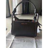 ราคา กระเป๋า Charles&Keithถือได้สะพายได้ของแท้ (16874681043)