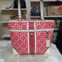 ราคา กระเป๋าสะพายโค้ช​ Coach ของแท้​ มือ2 แคนวาส​ สภาพดี​มีเก็บสีที่มุม​ ขนาด​ 11นิ้ว​ สูง​ 10นิ้ว (7536982242)