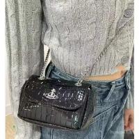 ราคา กระเป๋าสะพายข้างทรงสี่เหลี่ยมเล็ก ดีไซน์เฉพาะแบบใหม่ พร้อมสายโซ่ลายจระเข้ของดาวเสาร์ 2025 (40425472505)