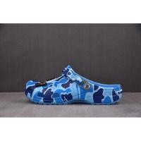 ราคา BAPE x Crocs Classic Clog ‼️ (40611387324)