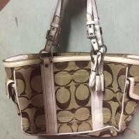 ราคา ‼️แท้ Coach tote ลาย C มือสอง (6323392207)