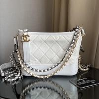 ราคา Used very good con. Chanel Gabrielle Size Small holo 24 **สำหรับผ่อนเท่านั้น** (18735100704)