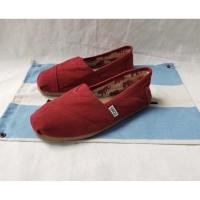 ราคา รองเท้าTomsสีแดงของแท้100% (3246642477)