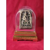 ราคา พระสมเด็จกรุวังหน้าฝังพลอย หลังรูปเหมือนสมเด็จโต สูง 6.5 CM (56350842012)