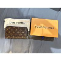 ราคา ขายกระเป๋าสตางค์มือสอง : louis vuitton (Zippy Monogram) (29563334213)