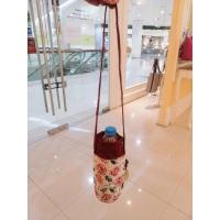 ราคา Naraya กระเป๋าใส่ขวดน้ำ นารายา กระเป๋าขวดน้ำนารายา ที่ใส่ขวดน้ำ ที่ใส่แก้วน้ำ สายสะพายเรียบ NaRaYa ของขวัญ ของแจกปีใหม่ (11852918412)