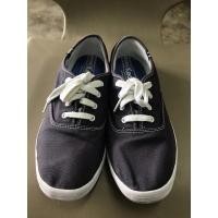 ราคา Keds รองเท้าผ้าใบสีกรม รองเท้าลำลอง มือสอง (11372779761)