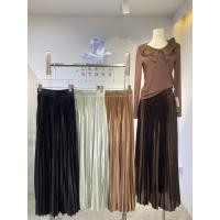 ราคา FK : กระโปรง ยาว อัดพลีท เอว สม็อค ผ้าวาว เมทัลลิค วิบวับ เงา เล่นแสง ติดแกรม แมทกับ ส้นสูง ผ้าใบ เสื้อครอป ต้องมีน้า… (26993157373)