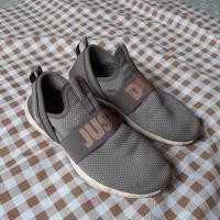 ราคา รองเท้ามือสองnike slip on แท้ ขนาดเท้า 24cm สภาพใหม่ค่ะ ใส่สบายมาก (7544988087)