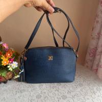 ราคา Nicole Miller แท้ครอลบอดี้ทรงโดมสียีนส์ สภาพดีสวยร่องรอยใช้งานมือสองเล็กน้อยสายยาวเดิมซับในสะอาด ฐ.10x3x7 นิ้ว 490 บาท (44155506812)