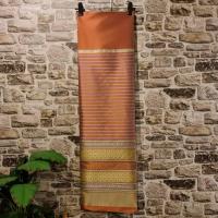 ราคา ผ้าทอทั้งผืน (ผ้าไหมแกมฝ้าย ผ้าไทย ผ้าซิ่น ผ้าถุง) ลายยกดอกลำพูน ยกล้านนา สีส้มชาไทย (28192089834)