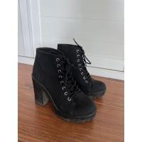 ราคา รองเท้าบูทผ้าส้นสูง h&m มือสอง (28302309599)