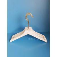 ราคา ไม้แขวนเสื้อไม้แท้สีขาว คอตัดตรง ตะขอยาวสีทอง (11103700831)