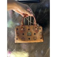 ราคา mcm มินิ 7นิ้วใส่ไอโฟนโปได้ (22008171424)