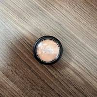 ราคา ส่งต่อ Giffarine Crystalline Concealer สี MC22 (26469356589)