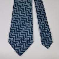 ราคา เนคไทมือสอง Guy Laroche Men's Tie 100% Silk Green Zig Zag Design Made in Korea (24446481232)