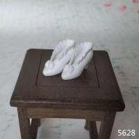 ราคา พร้อมส่งรองเท้าส้นสูงตุ๊กตาบลายธ์ (1667306334)